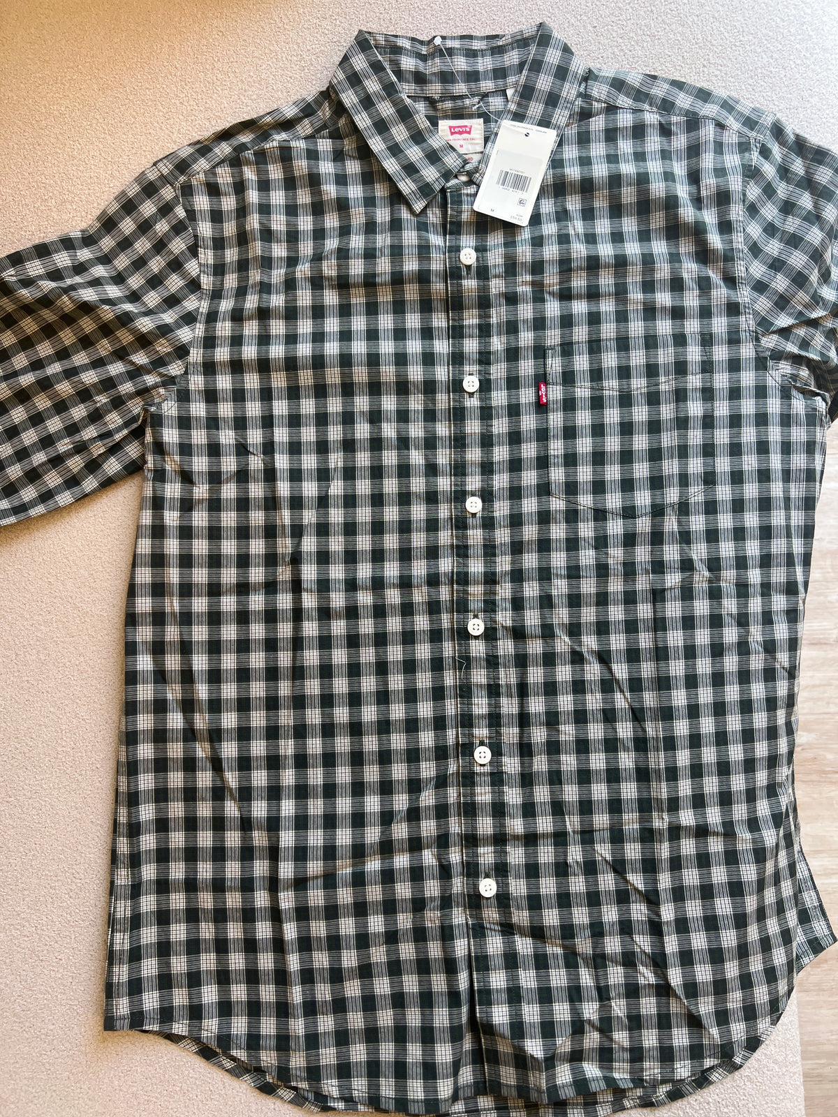 Levi's Classic One Pocket Standard Fit Shirt in a green and white check pattern