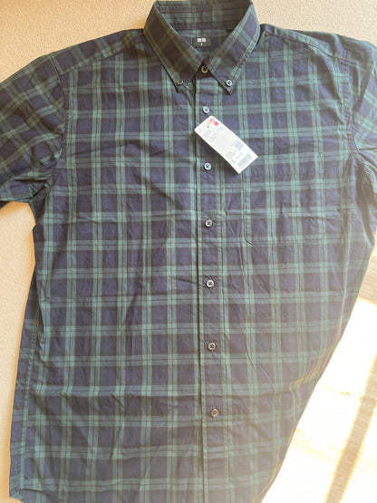 Uniqlo Extra Fine Cotton Broadcloth checked button-down shirt