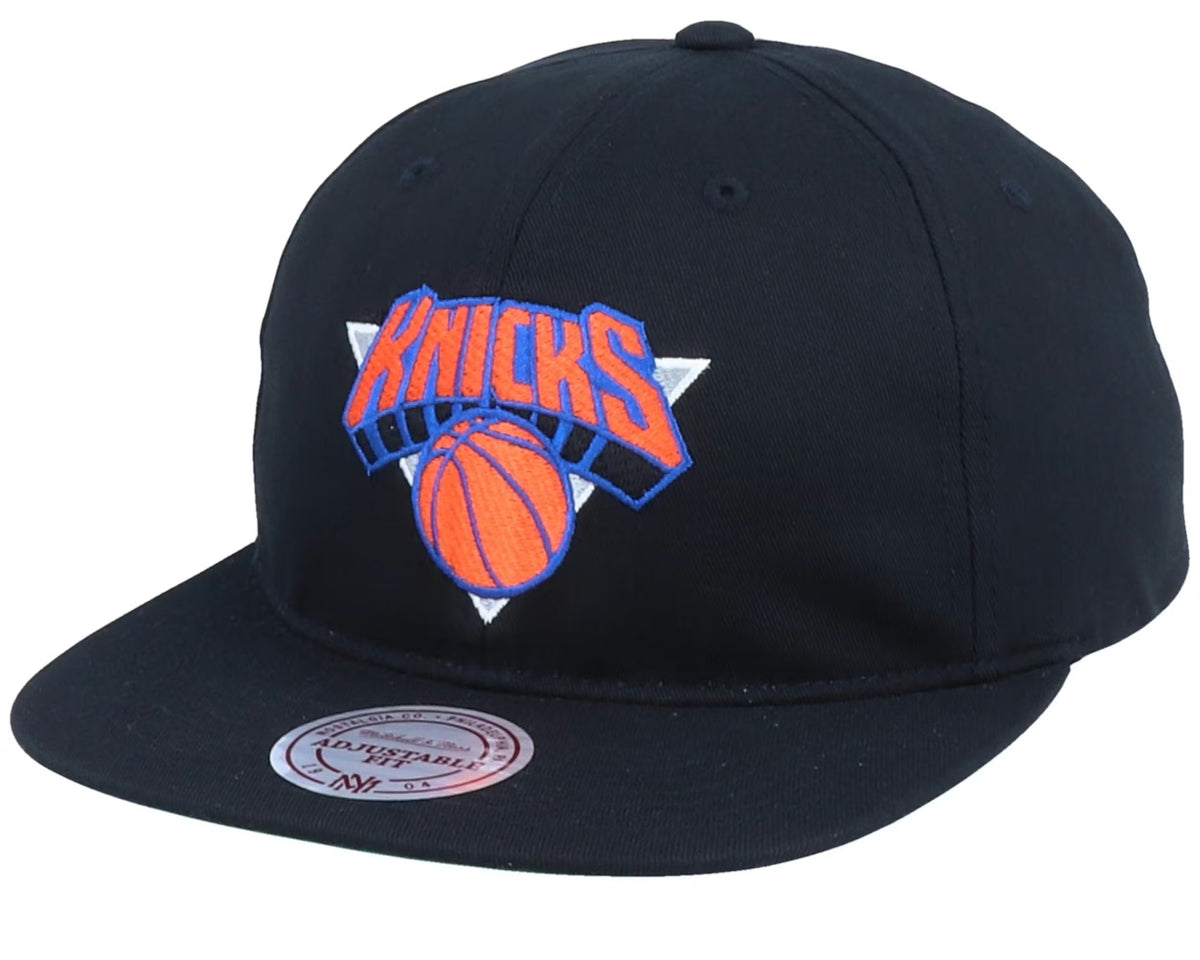 Men's New York Knicks Mitchell & Ness Core Basic Black Snapback hat