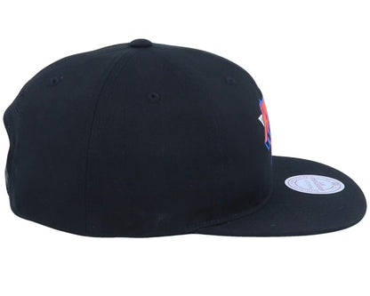 Men's New York Knicks Mitchell & Ness Core Basic Black Snapback hat