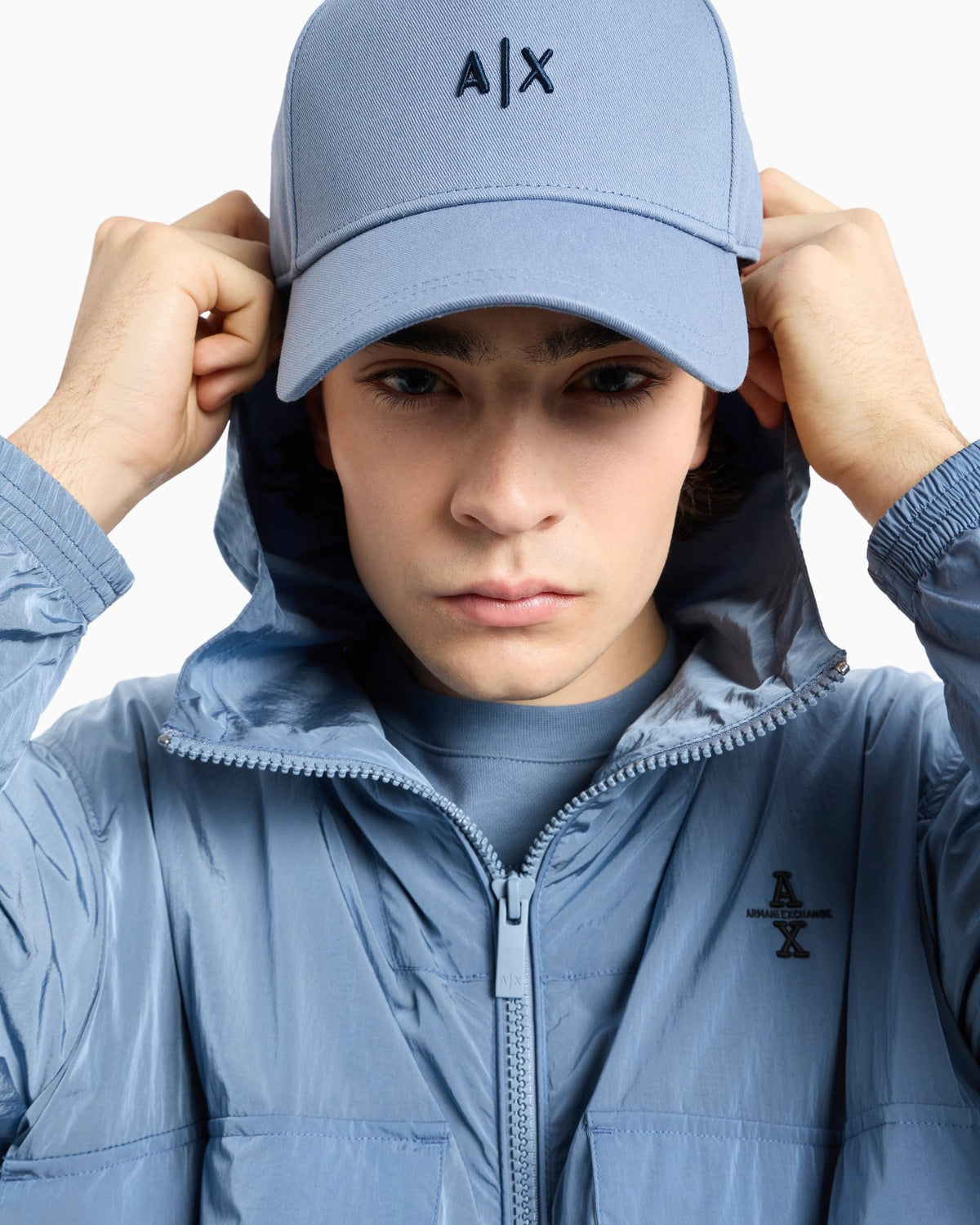 Visor cap with logo